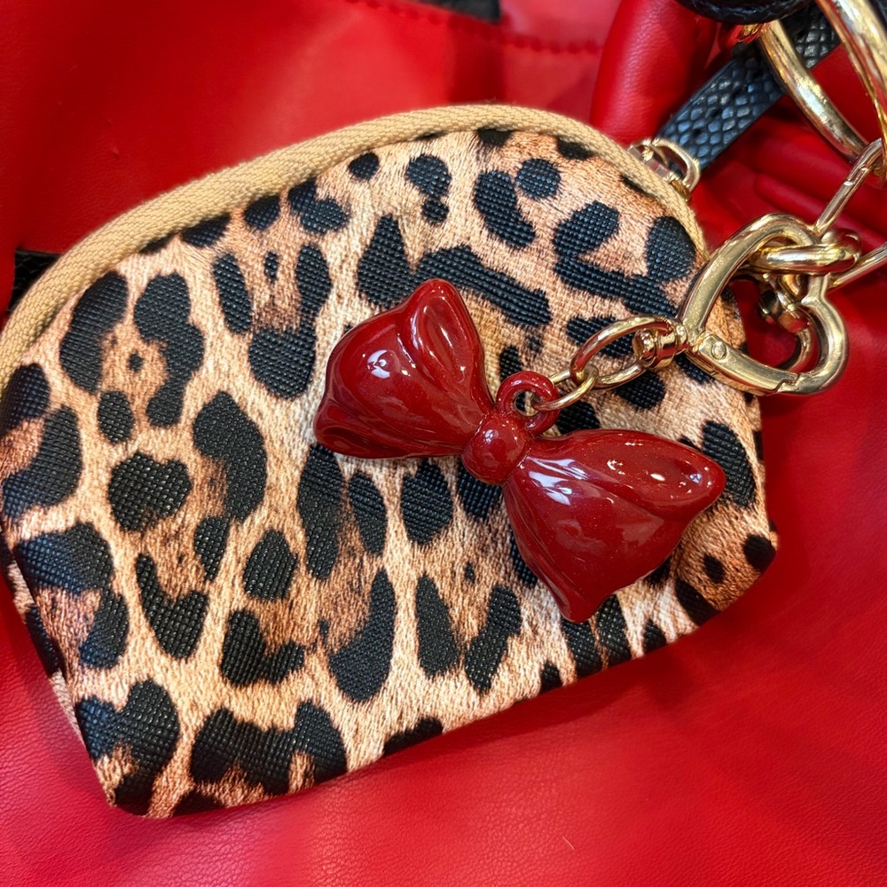 ❤️BADGLEY MISCHKA RED VEGAN LEATHER SHOULDER BAG/CROSSBODY & PURSE CHARM - Picture 5 of 14